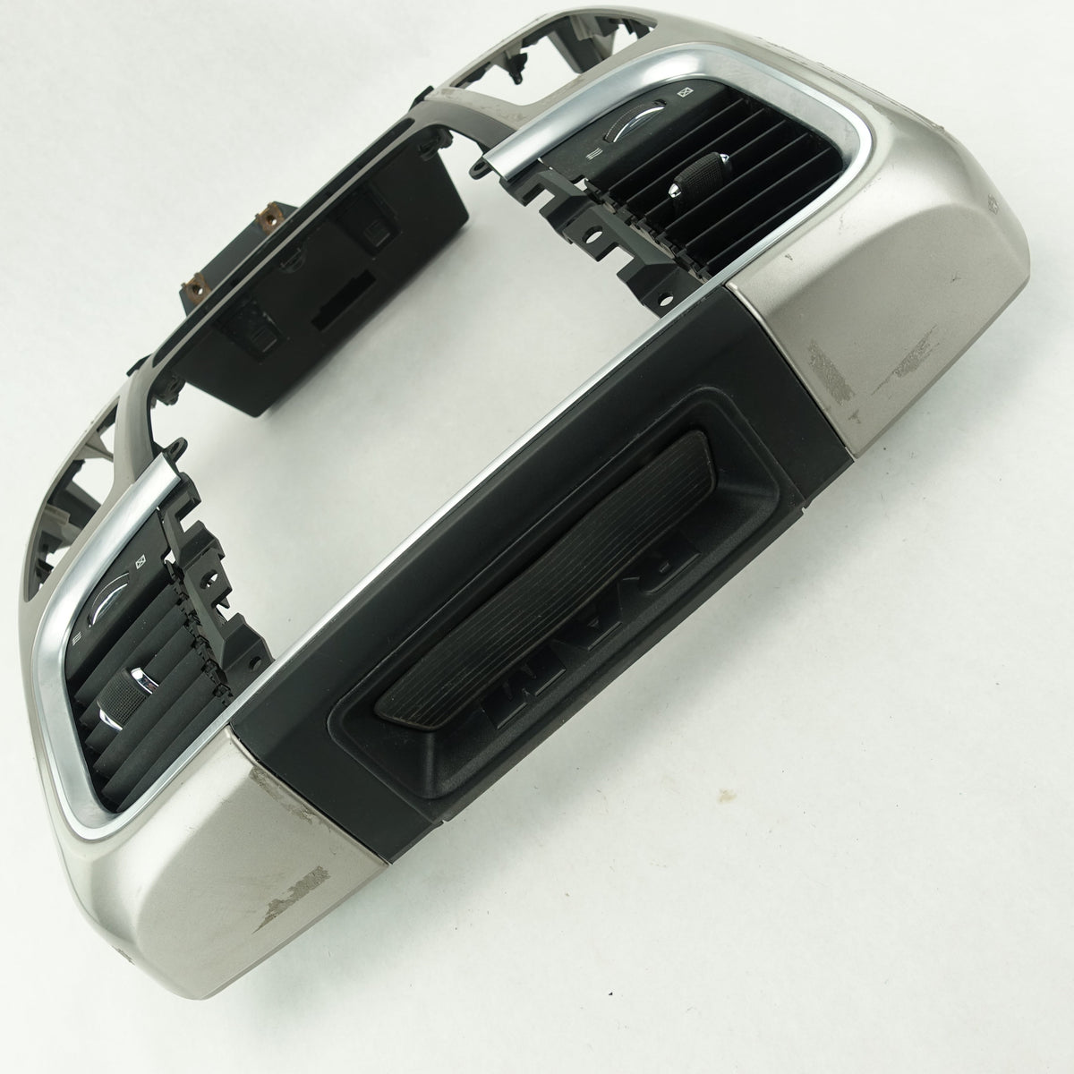 2013 2014 2015 2016 Ram 1500 2500 3500 Radio Center Dash Trim Bezel Air Vent