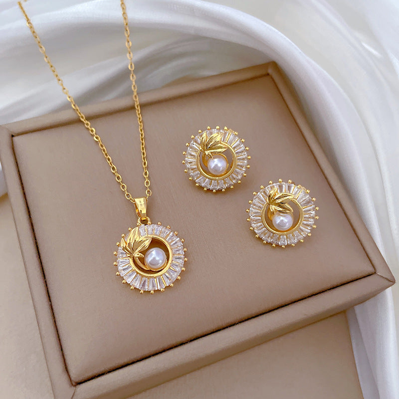 Square Full Diamond  Round Ring Leaves Necklace And Earrings Suite